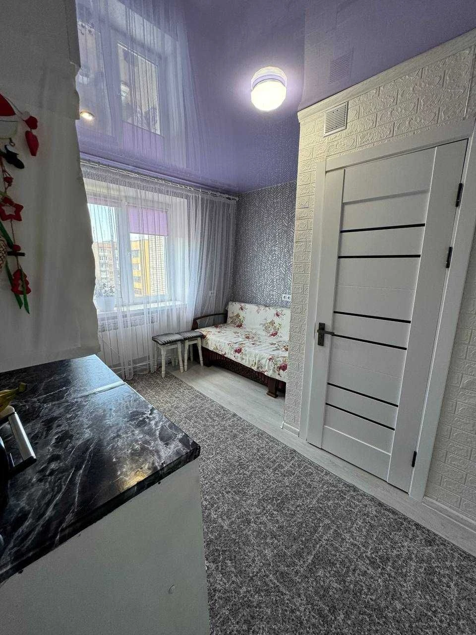Продаж квартири 38.6 м² з власною кухнею та санвузлом. Автов