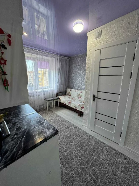 Продаж квартири 38.6 м² з власною кухнею та санвузлом. Автов