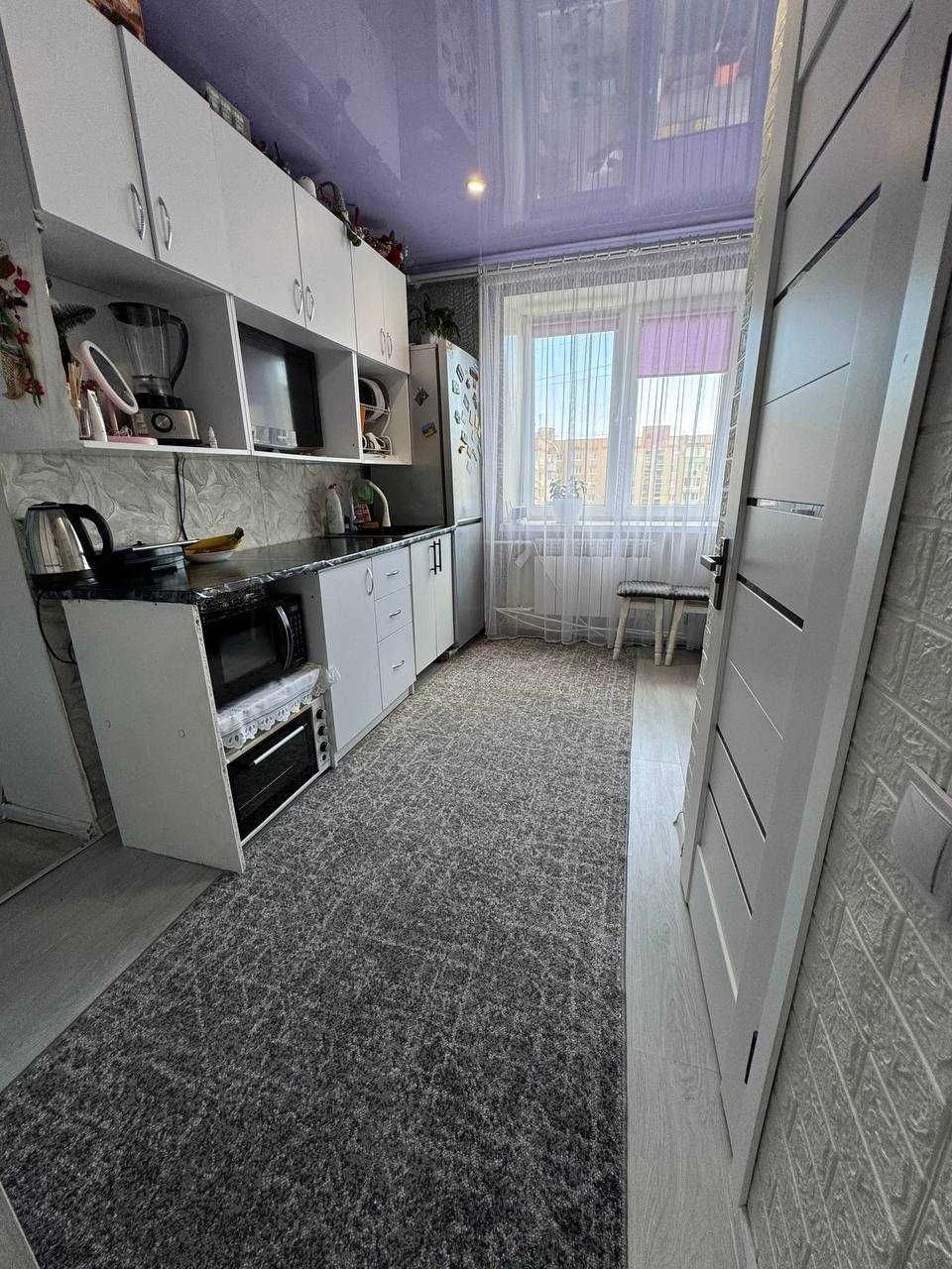 Продаж квартири 38.6 м² з власною кухнею та санвузлом. Автов