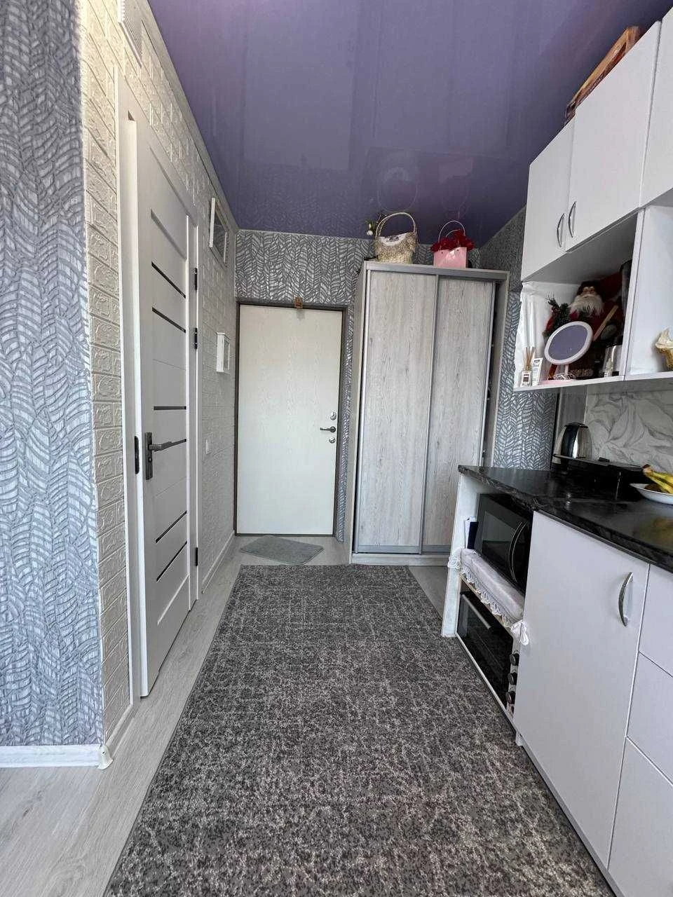 Продаж квартири 38.6 м² з власною кухнею та санвузлом. Автов