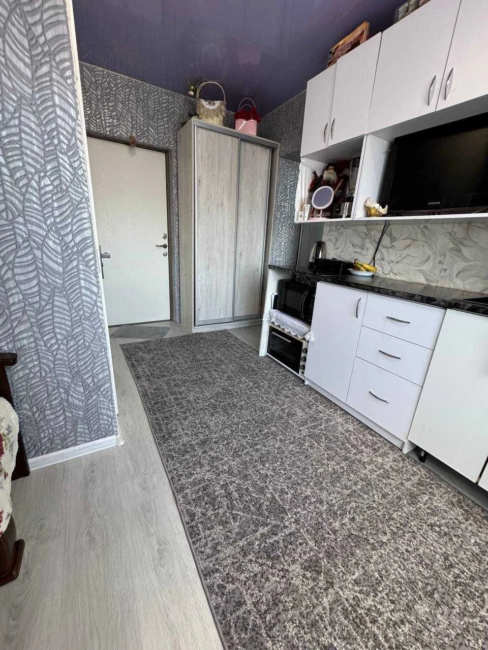 Продаж квартири 38.6 м² з власною кухнею та санвузлом. Автов