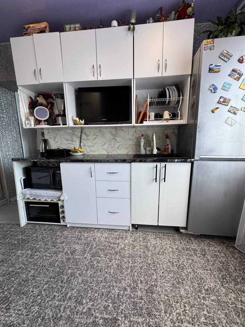 Продаж квартири 38.6 м² з власною кухнею та санвузлом. Автов