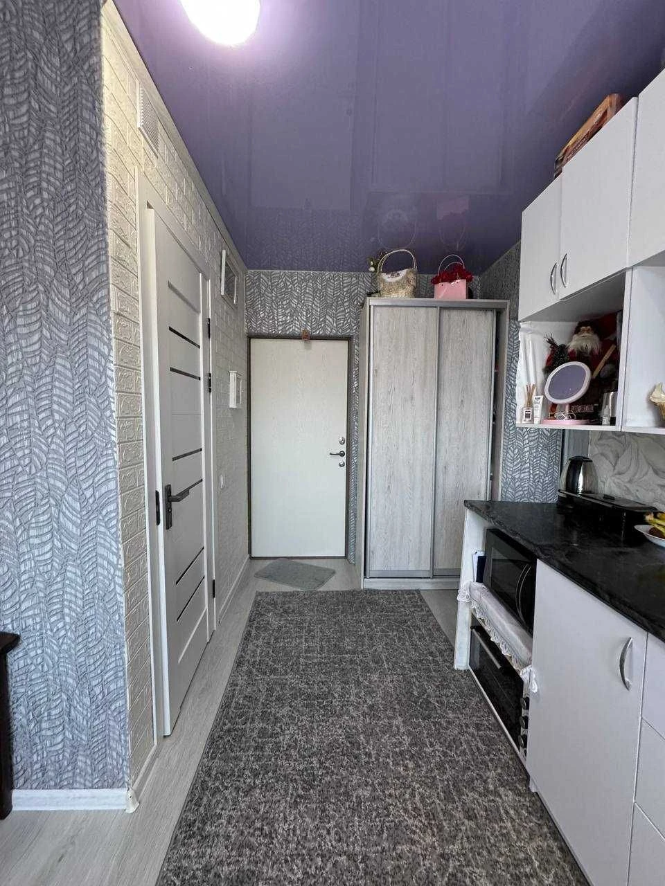 Продаж квартири 38.6 м² з власною кухнею та санвузлом. Автов