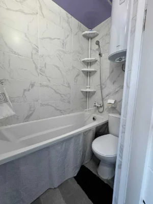 Продаж квартири 38.6 м² з власною кухнею та санвузлом. Автов