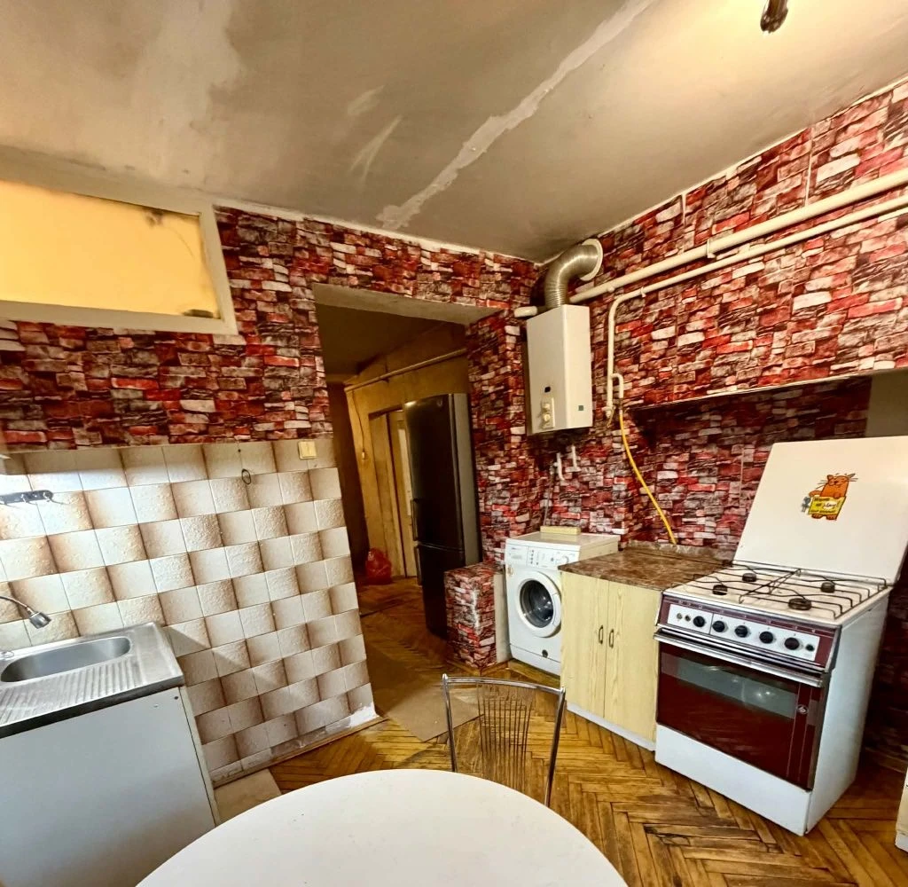 Продам 2-кімнатну квартиру по вул.Олени Степанівни, чешка