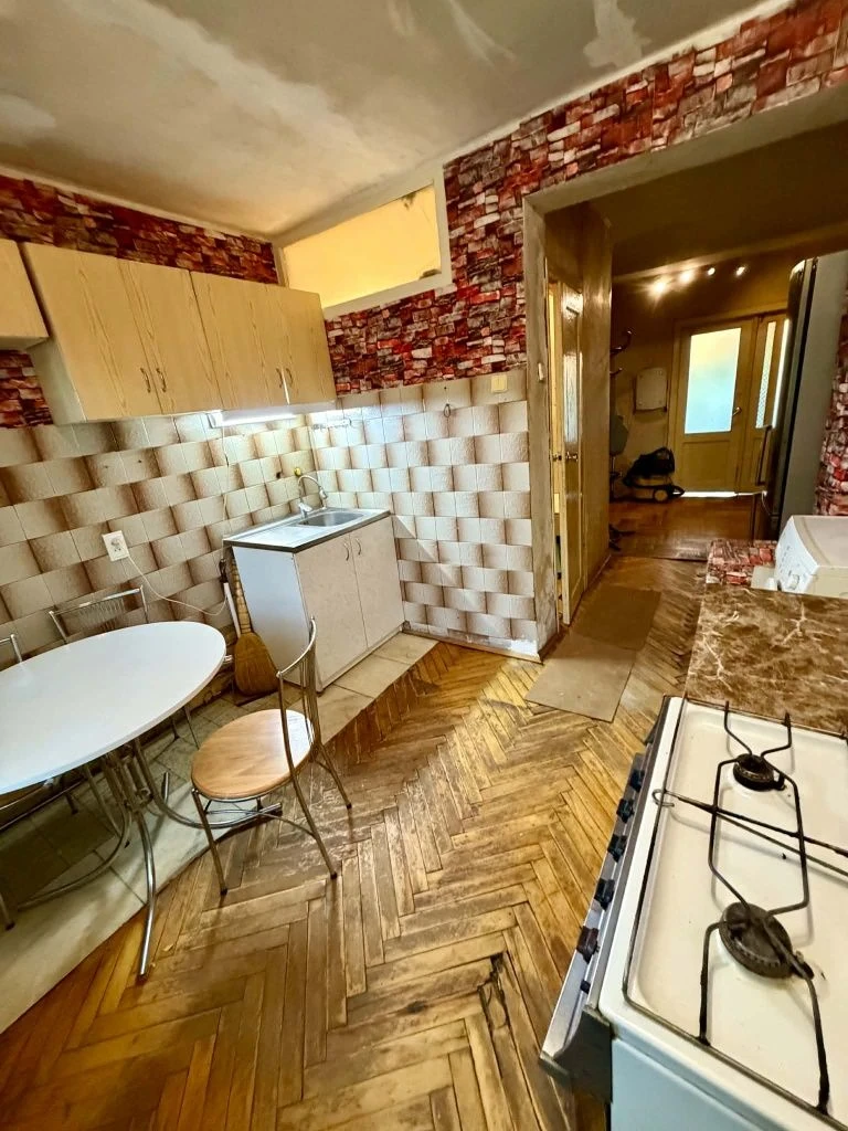 Продам 2-кімнатну квартиру по вул.Олени Степанівни, чешка