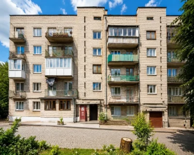 Продам 2-кімнатну квартиру по вул.Олени Степанівни, чешка