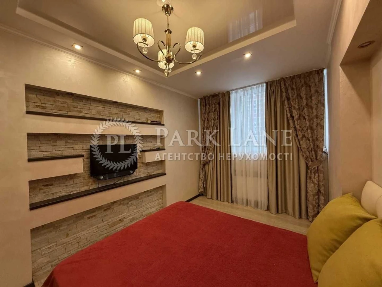 Драгоманова, 2-б Продаж квартири з дизайнерським ремонтом,