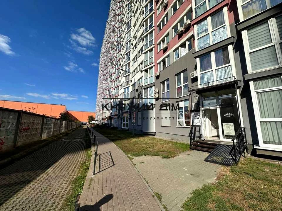 Квартира. Київ, Драгоманова вул.