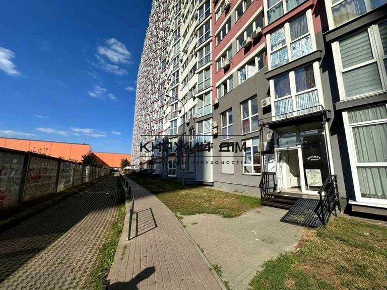 Квартира. Київ, Драгоманова вул.