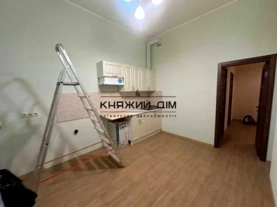 Квартира. Київ, Драгоманова вул.