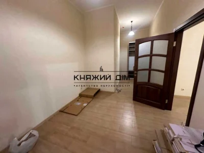 Квартира. Київ, Драгоманова вул.