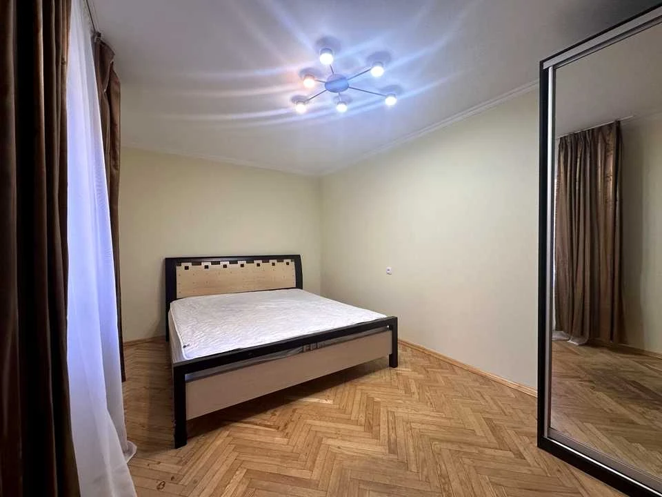 Квартира. Київ, Левка Лук'яненка вул.