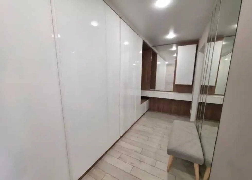 Продам трехкомнатную квартиру, ЖК Молодежный, ж/м Ломовский,