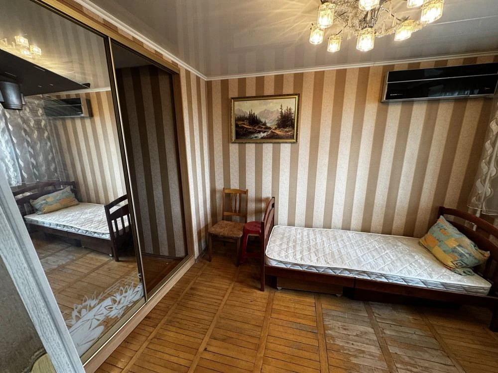 Черемушки Филатова продам квартиру  4 комнаты