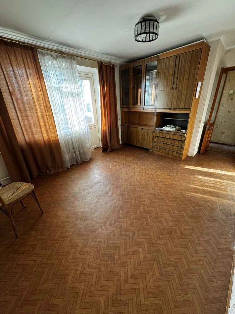Черемушки Филатова продам квартиру  4 комнаты