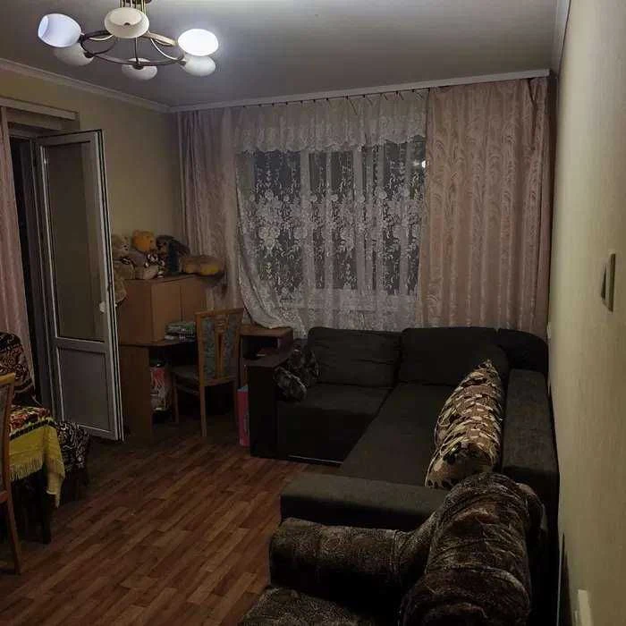 Продам 2 кім.кв. вул. Амосова 4/16 пов.