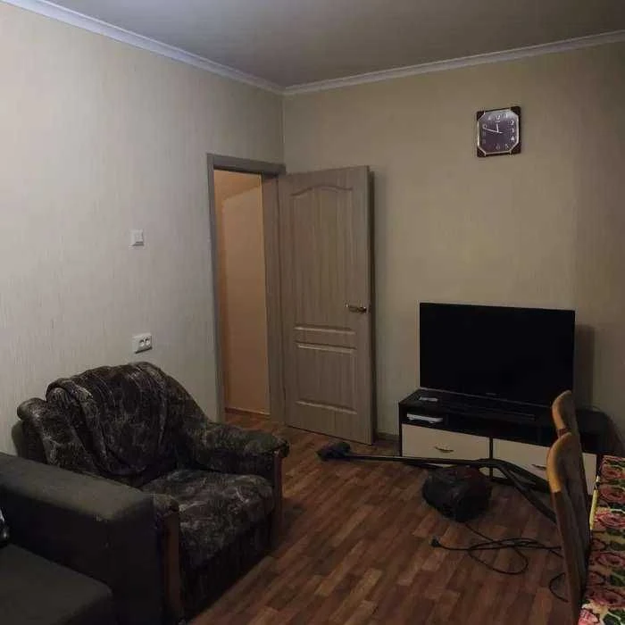 Продам 2 кім.кв. вул. Амосова 4/16 пов.