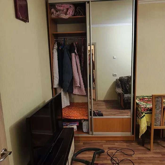 Продам 2 кім.кв. вул. Амосова 4/16 пов.