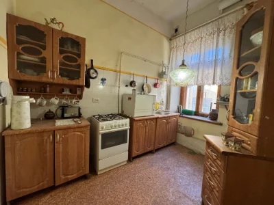 Продам 3 кімнатну квартиру в центрі міста| вул.Базарна|Примо