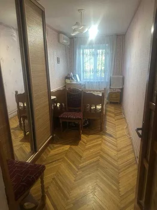 Продам 3-кімнатну квартиру в центрі міста