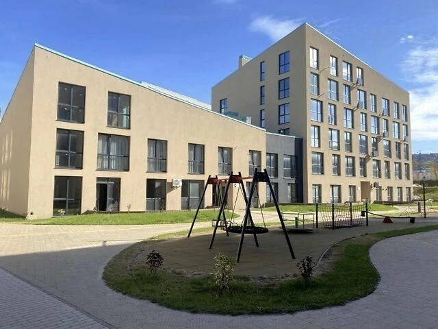 Продаж 2 кімн квартира 68.93  м² 1/6 ц.вул.Богдана Хмельниць