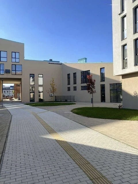 Продаж 2 кімн квартира 68.93  м² 1/6 ц.вул.Богдана Хмельниць