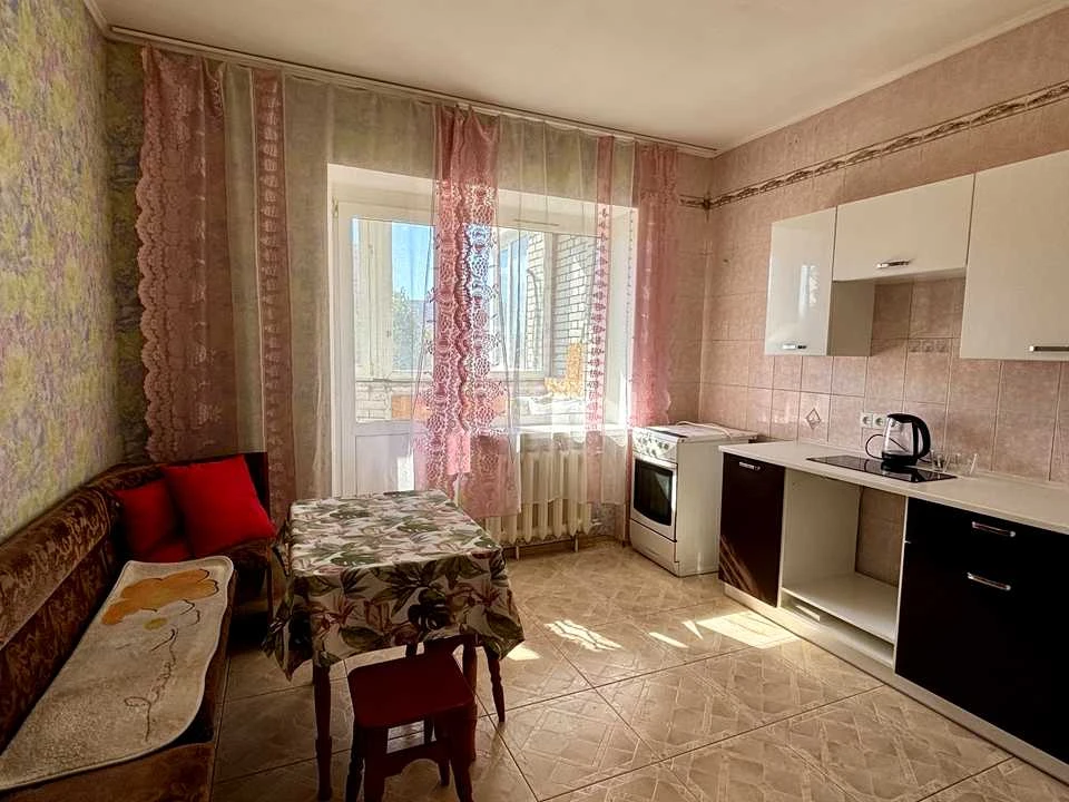 Квартира. Київ, Драгоманова вул.