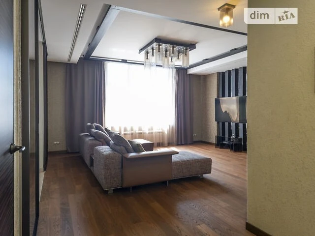 Продажа 3к квартиры 180.9 кв. м по ул. Андрея Верхосмотра 16