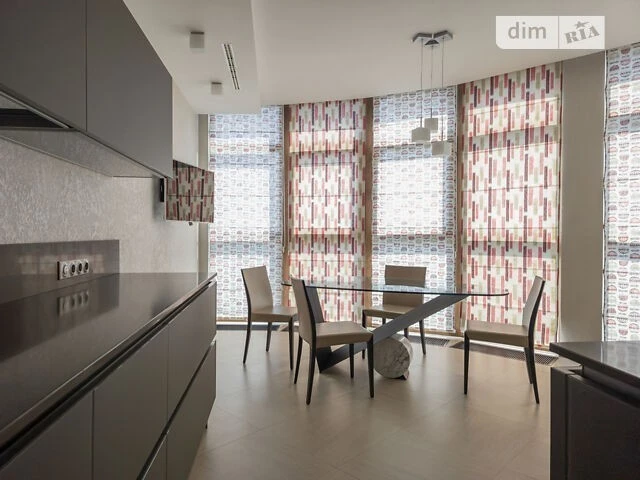 Продажа 3к квартиры 180.9 кв. м по ул. Андрея Верхосмотра 16