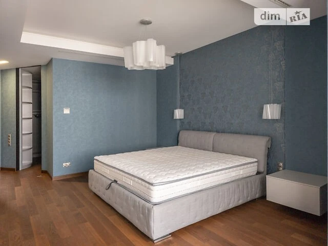 Продажа 3к квартиры 180.9 кв. м по ул. Андрея Верхосмотра 16