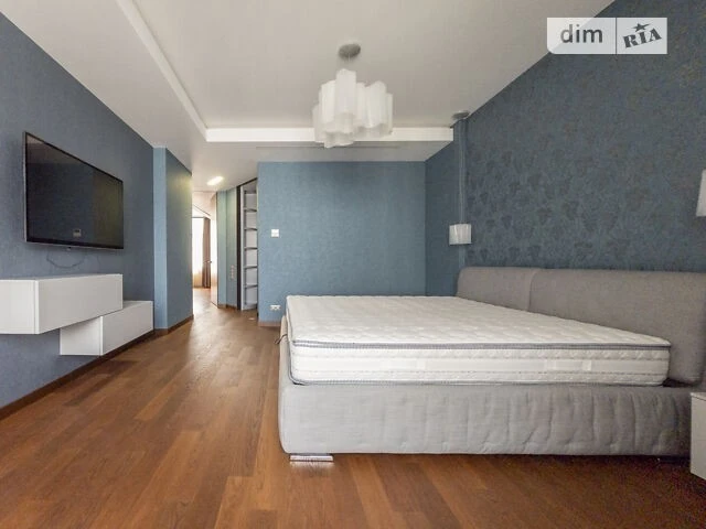 Продажа 3к квартиры 180.9 кв. м по ул. Андрея Верхосмотра 16