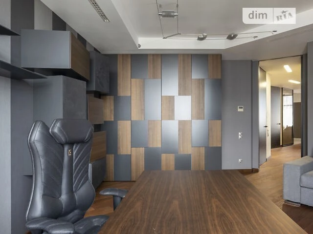 Продажа 3к квартиры 180.9 кв. м по ул. Андрея Верхосмотра 16