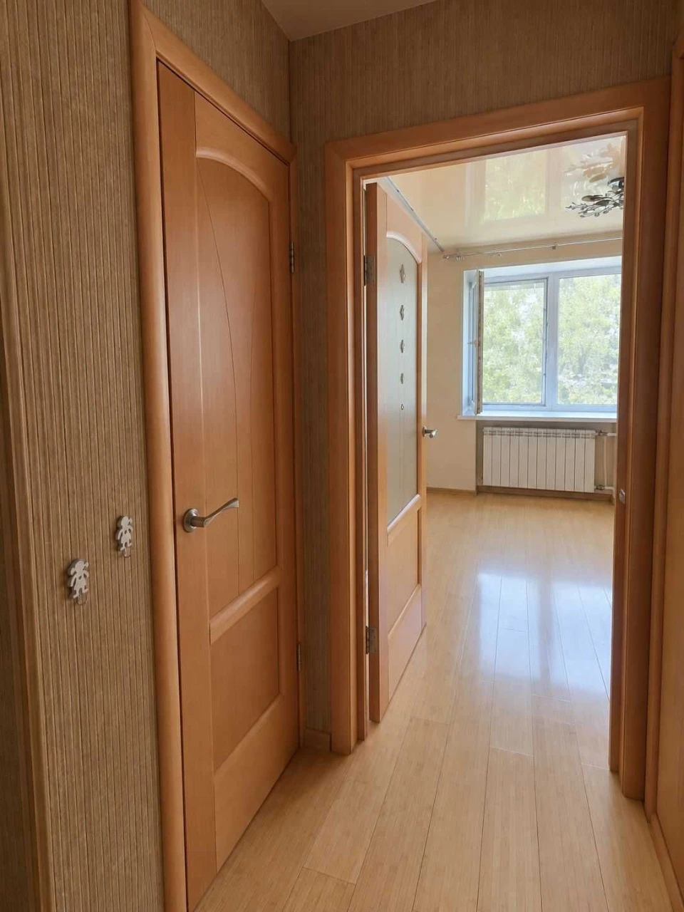 Продаж: 3-кімн. квартира.  Роздільна. 3 поверх.  Цегляний бу