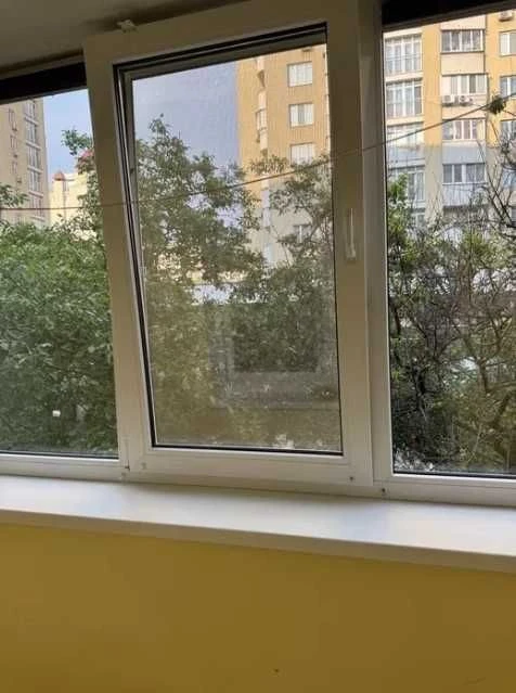 Продаж: 3-кімн. квартира.  Роздільна. 3 поверх.  Цегляний бу