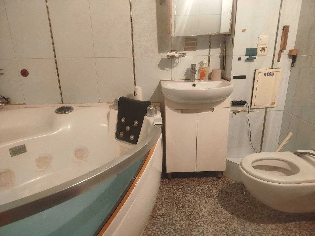 Продаж: 3-кімн. квартира.  Роздільна. 3 поверх.  Цегляний бу