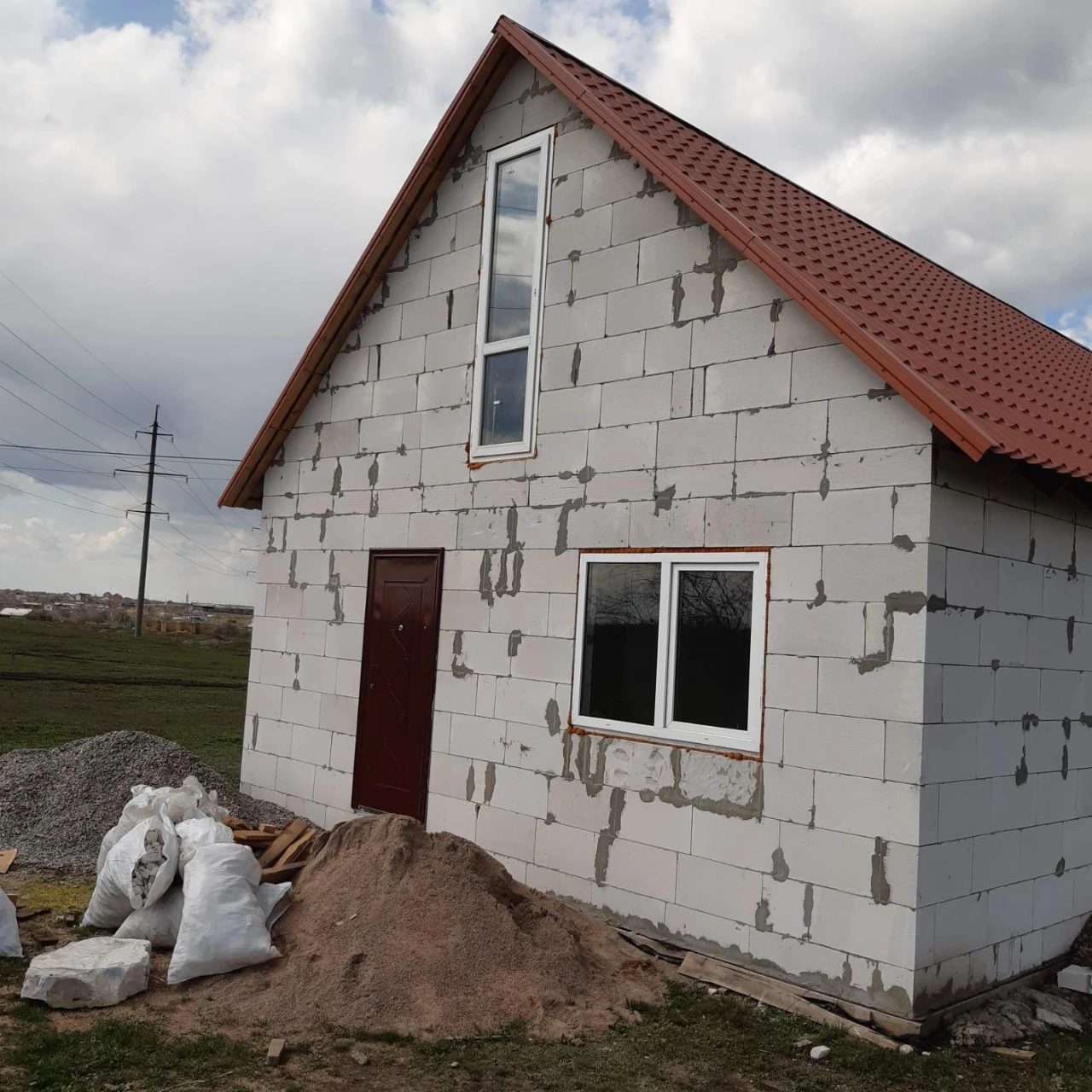 Продам недостроенный дом  60 м² / 8 соток / с. Красноселка,п