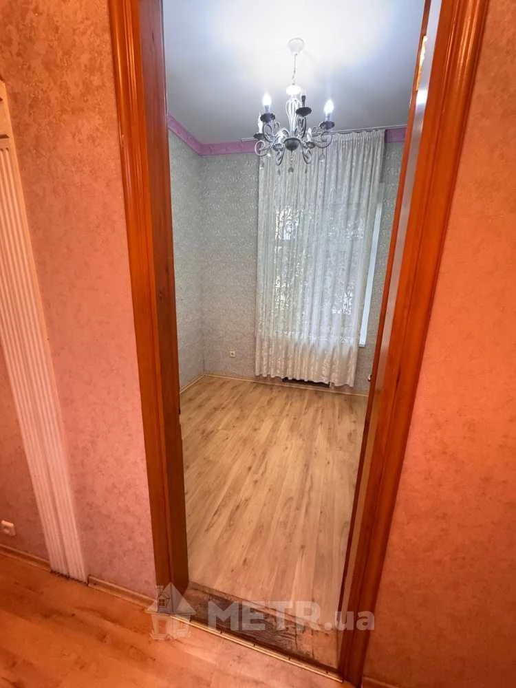 kor-03  Продається 3-кімнатна квартира в центрі міста