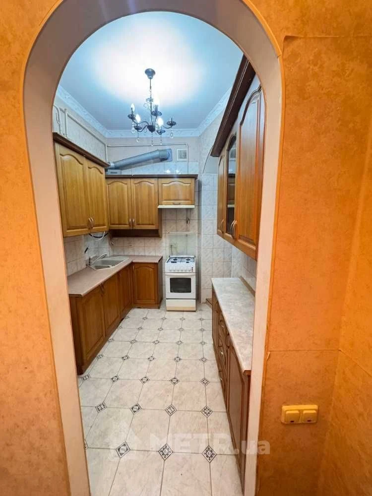 kor-03  Продається 3-кімнатна квартира в центрі міста