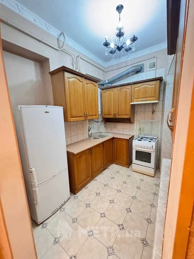 kor-03  Продається 3-кімнатна квартира в центрі міста