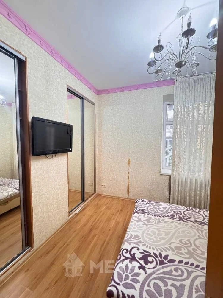 kor-03  Продається 3-кімнатна квартира в центрі міста