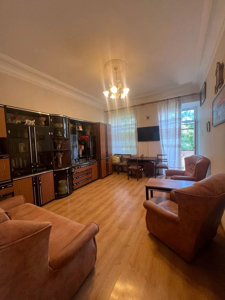 Shev-04; ПРОДАЖ 2-КІМНАТНОЇ КВАРТИРИ , Високий провулок, 2 /
