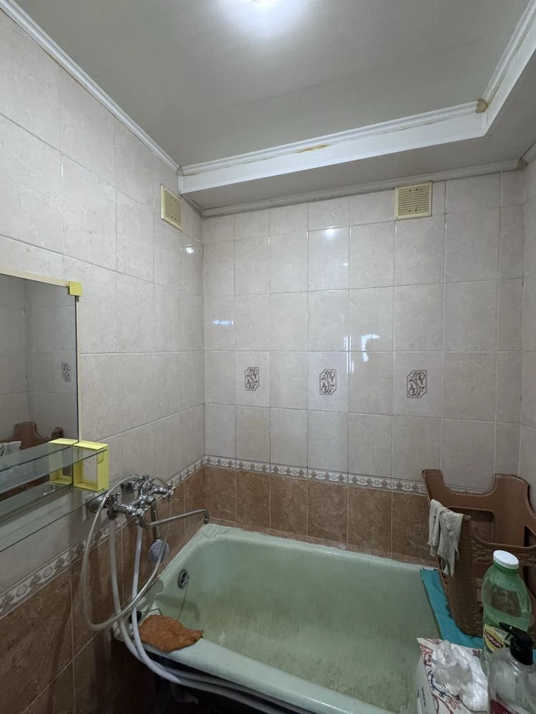 Продаж 2 кімн.квартири на 2 Шевченківському(вул.Чарівна)6 по