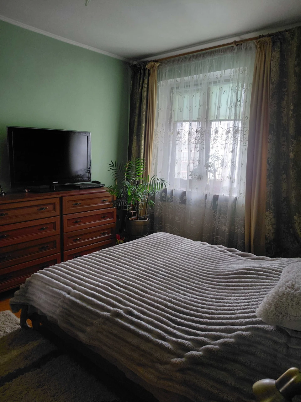 Продам 4-х кімнатну квартиру