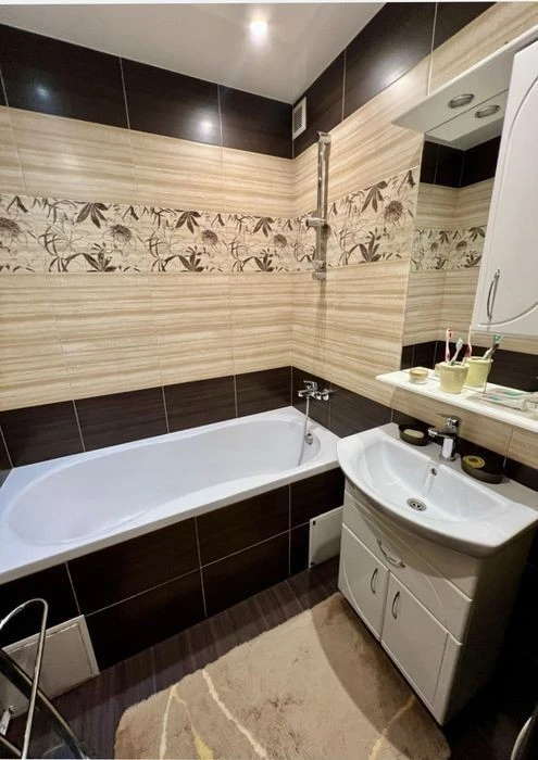 Sale of 2-room apartment 51.1 sq. m. on Petra Hryhorenka Ave. 27