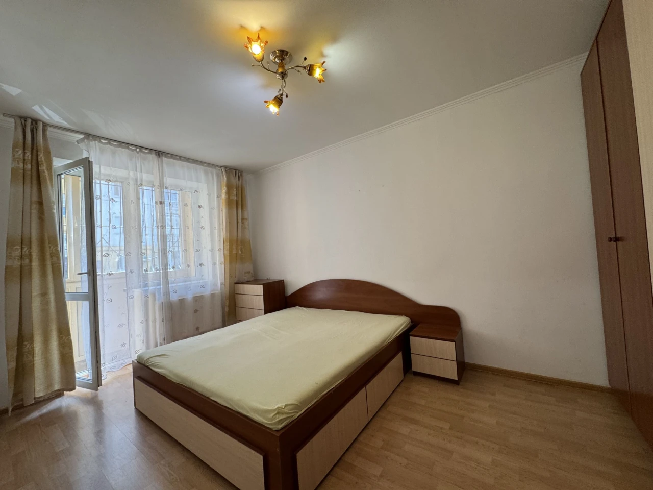 Продаж 2-кім. квартири 61.6 м.кв. з індивідуальним опаленням