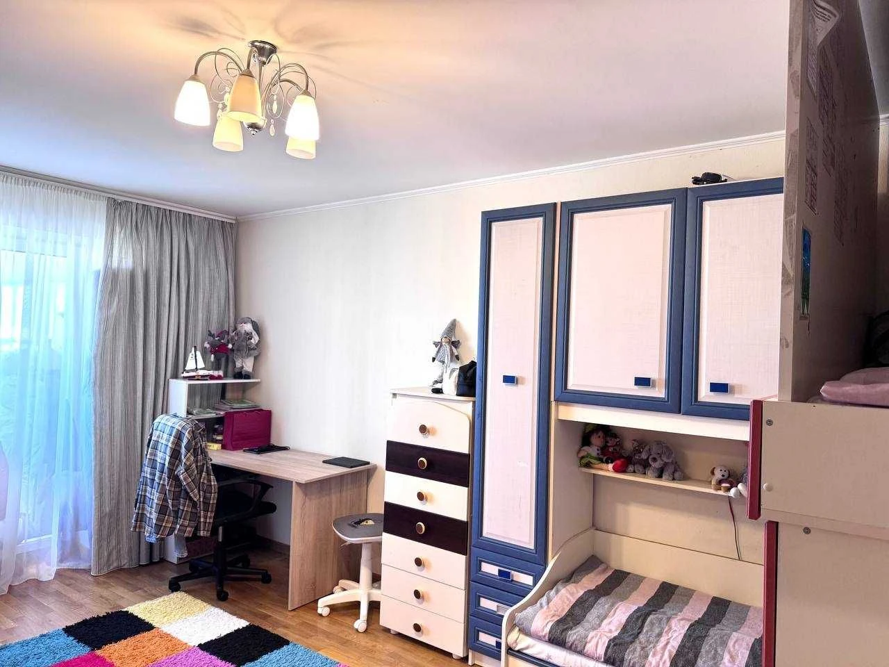 Продаж 3 кімн квартири біля м Житомирська (3 хв пішки), Свят