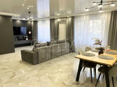 Продаж 2к квартири 72м.кв,Київ,вул.Харківське шосе 55/Харько