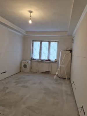 Продаж  1 кімнатної квартири на  Троєщині