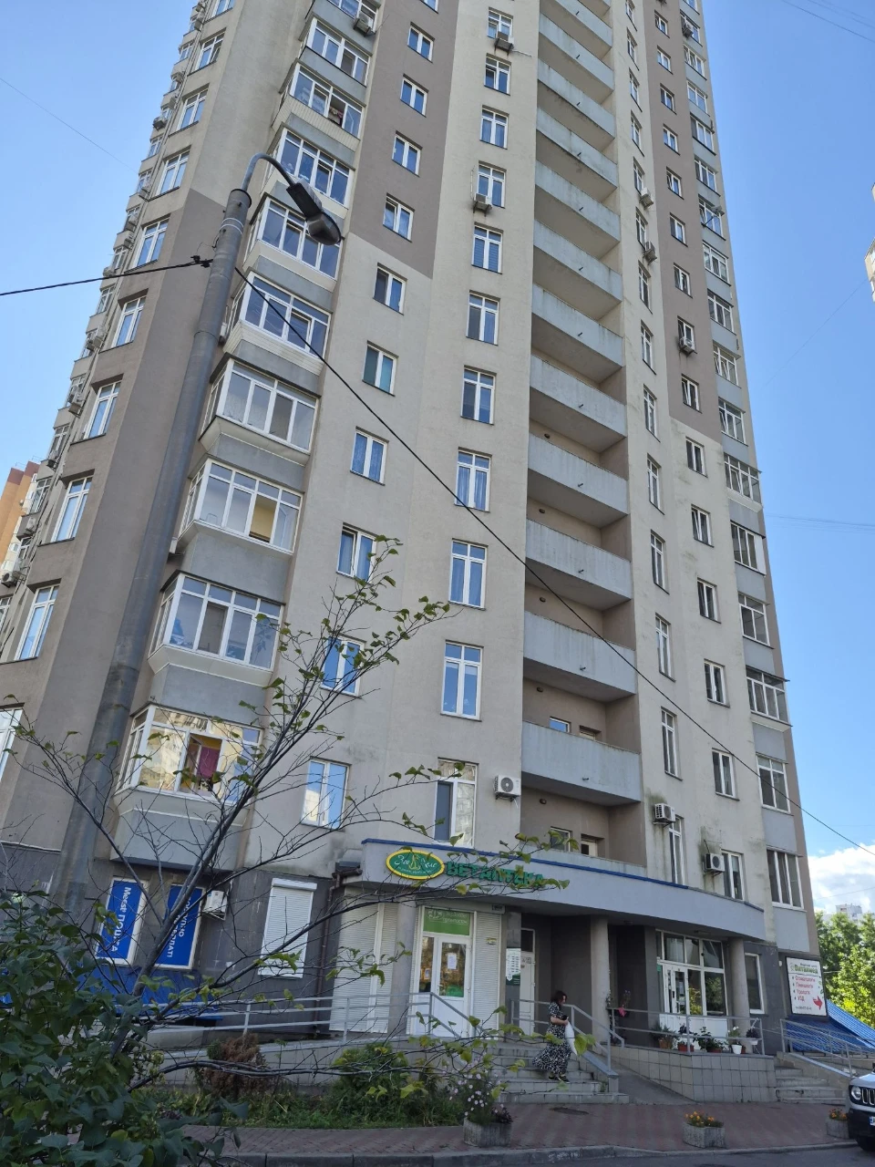 Продаж  1 кімнатної квартири на  Троєщині
